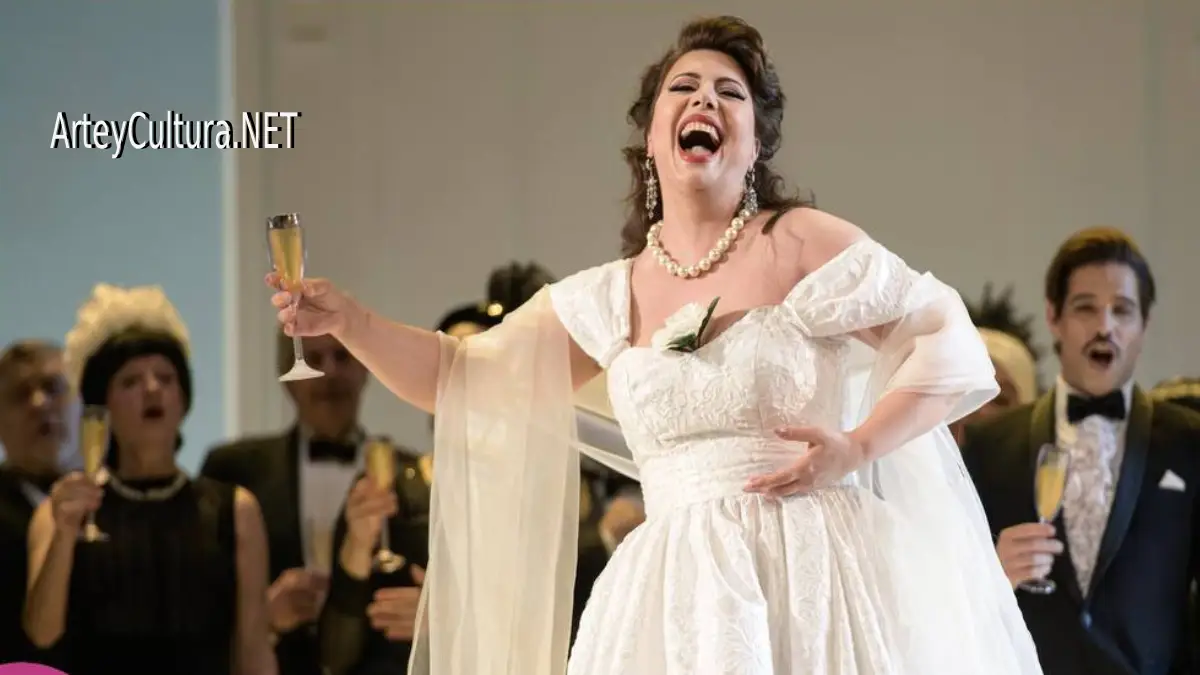 Article cover: Opera in Passing: La Traviata in a Public Market
